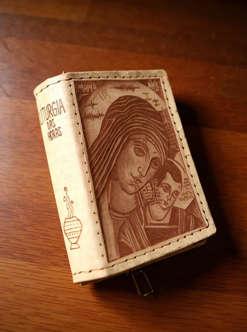 Capa de Liturgia das Horas - Prendedor